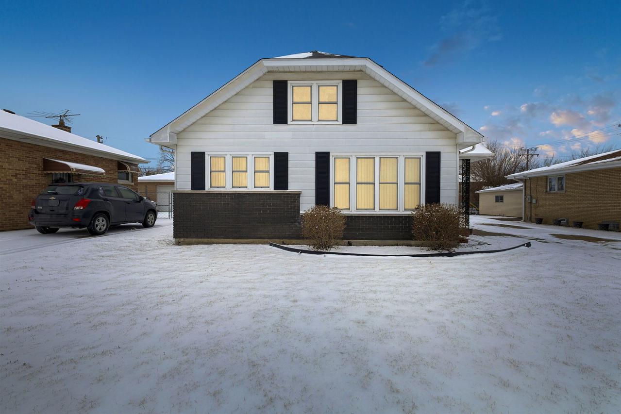 606 De Angelis Ct., Chicago Heights, IL 60411