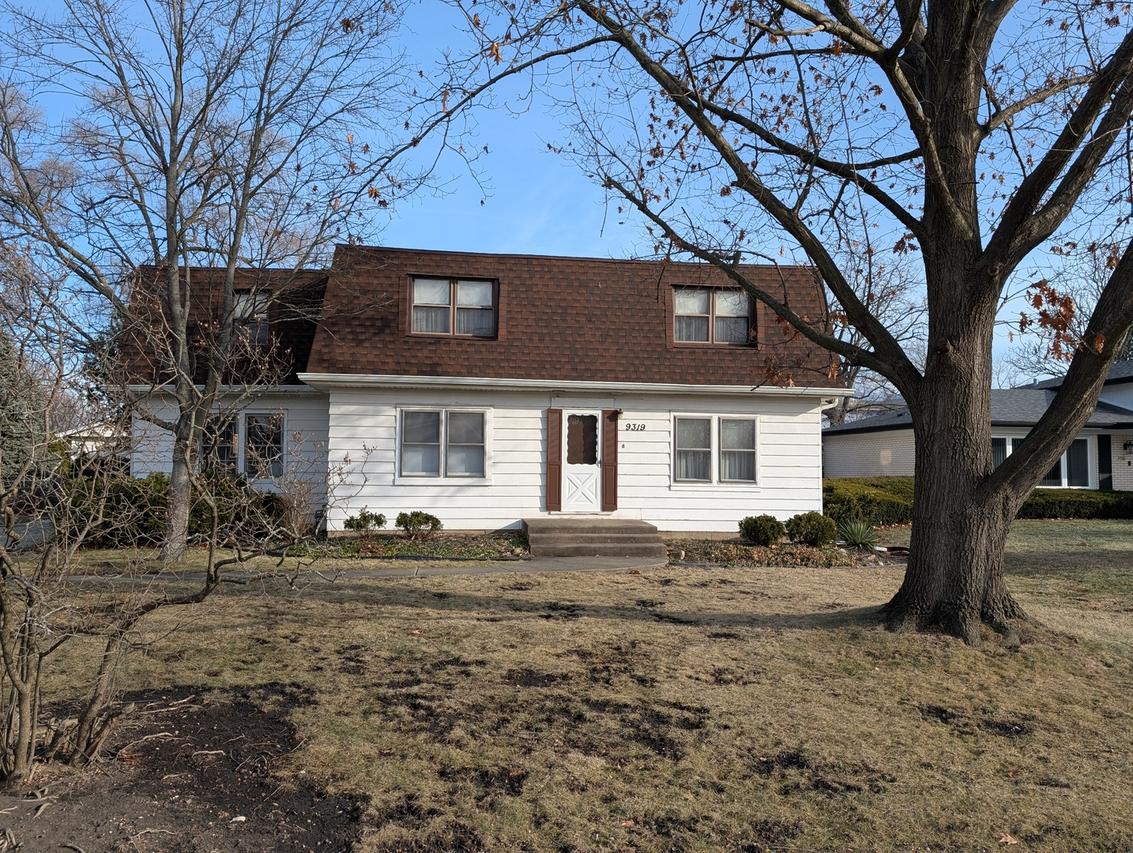 9319 N Knight Ave., Des Plaines, IL 60016