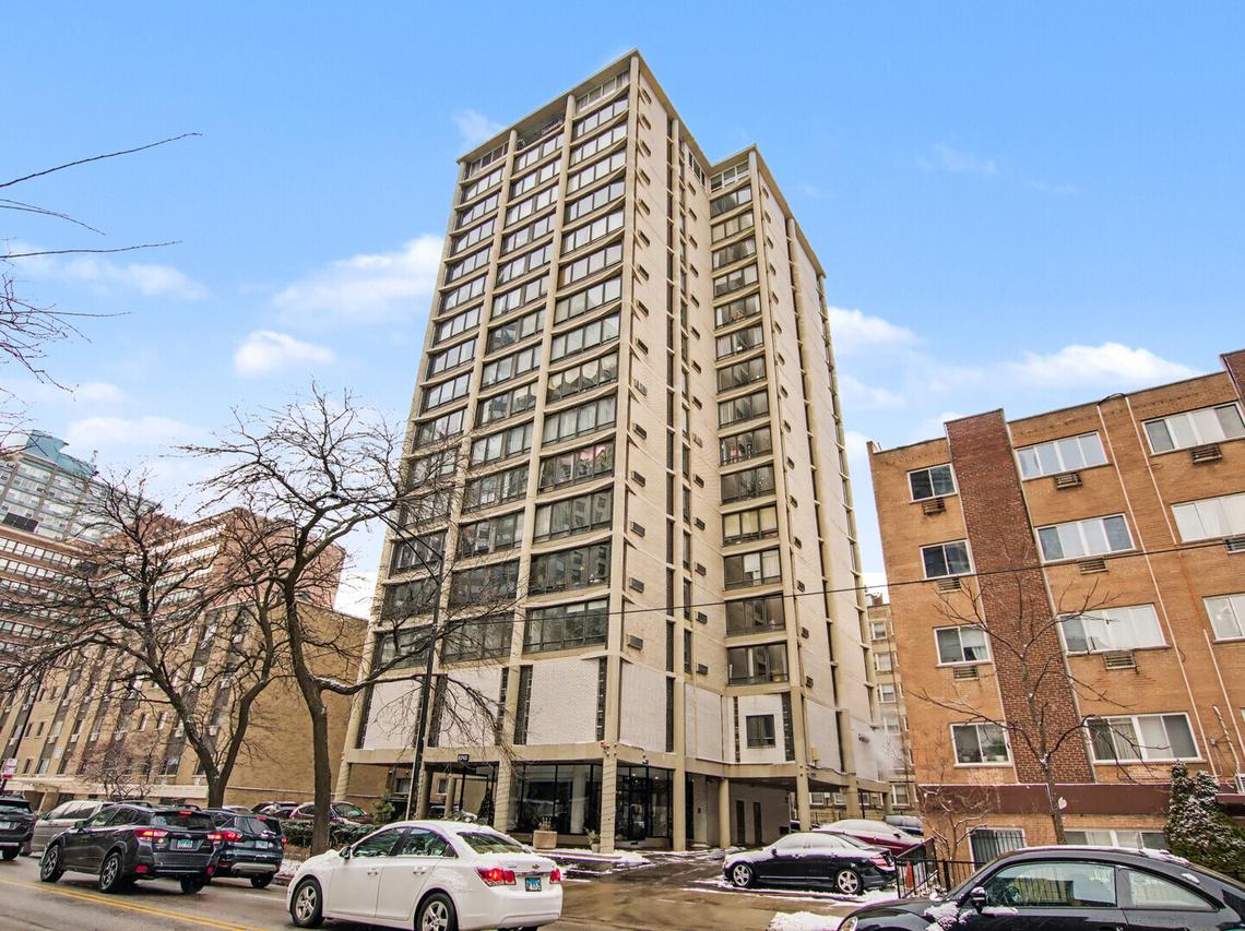 5740 N Sheridan Rd. #5A, Chicago, IL 60660