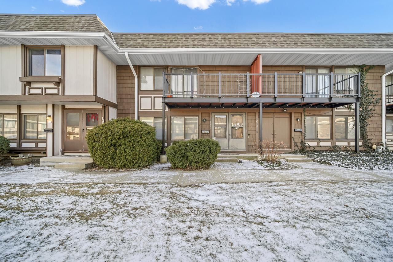 1269 Court D, Hanover Park, IL 60133