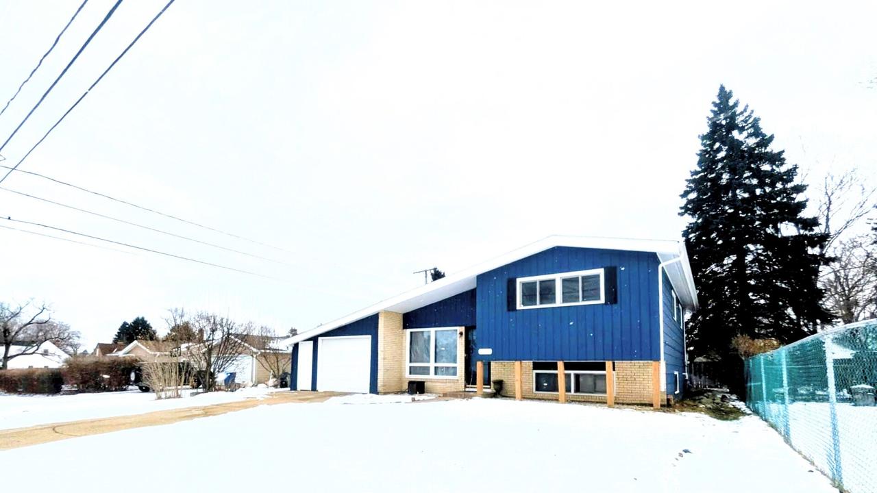 2209 Melrose Ave., Waukegan, IL 60085