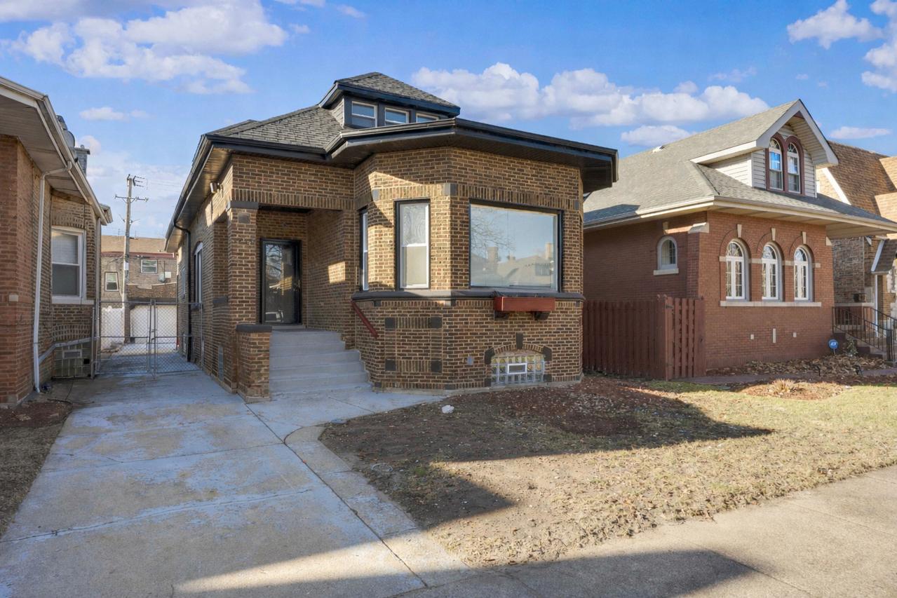 8250 S Rhodes Ave., Chicago, IL 60619