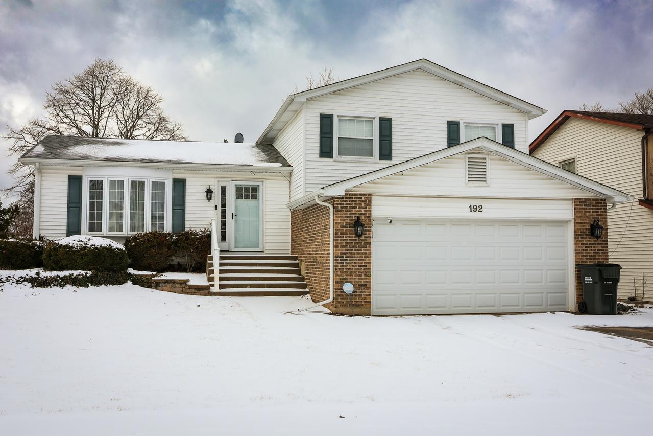 192 Surrey Dr., Carol Stream, IL 60188