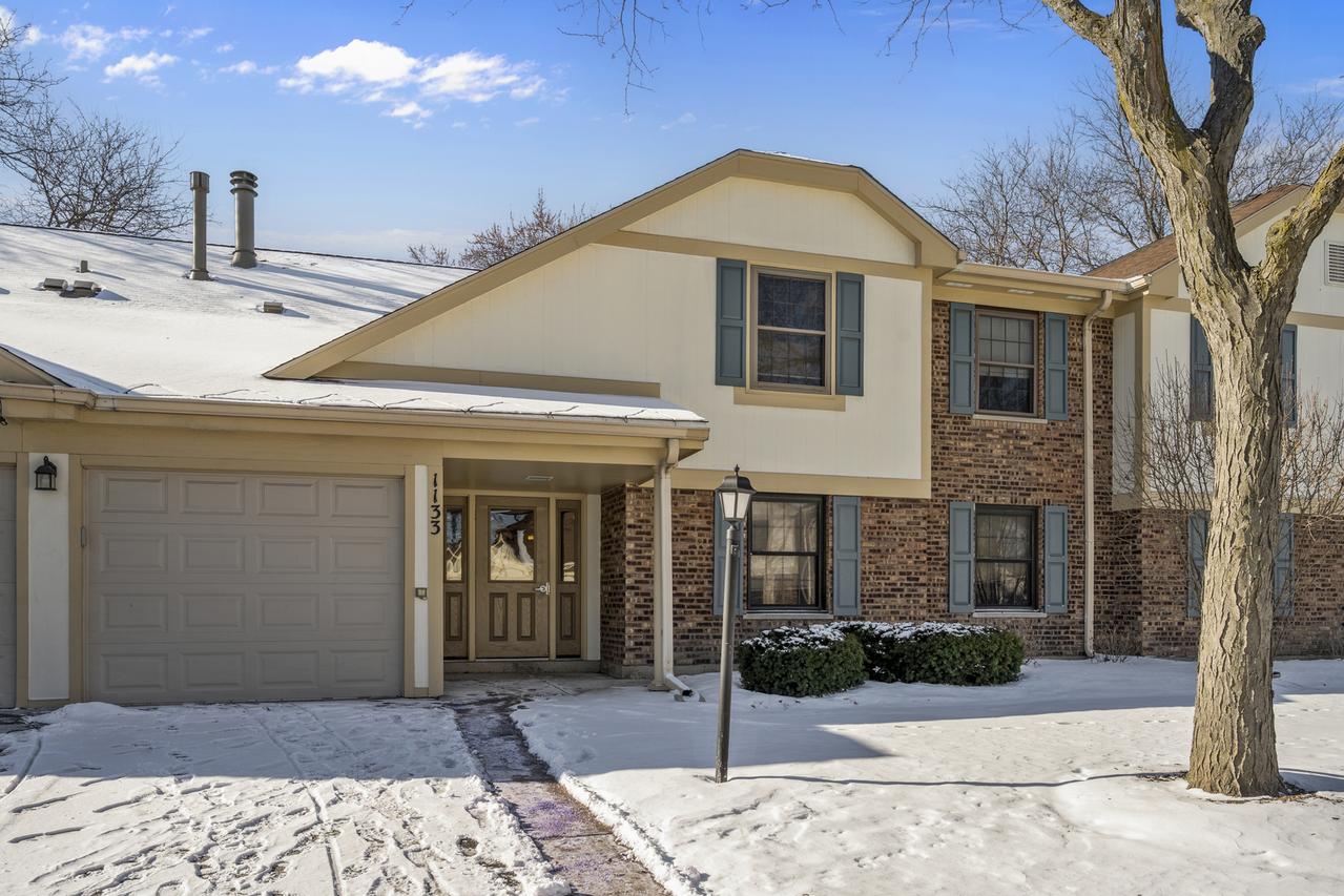 1133 Hawthorne Ct. #A2, Wheeling, IL 60090