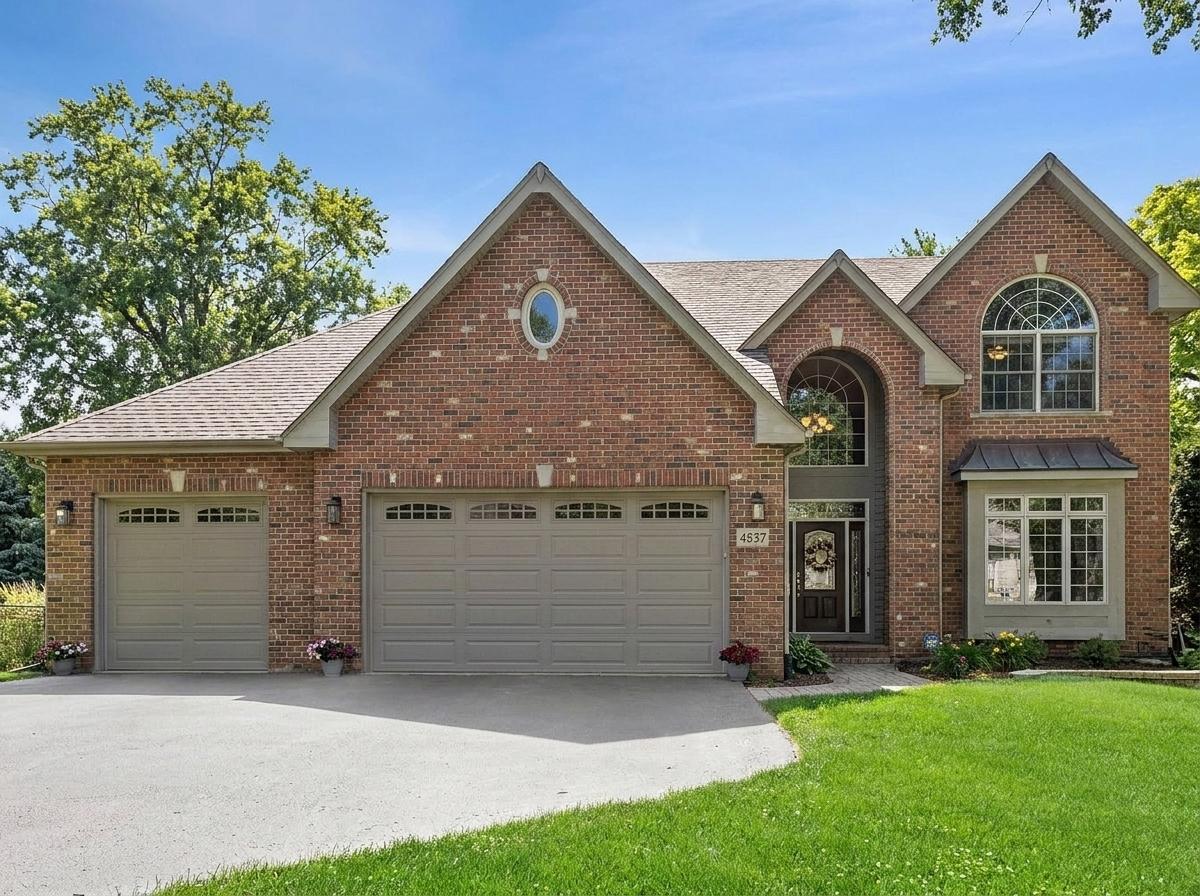 4632 Pershing Ave., Downers Grove, IL 60515