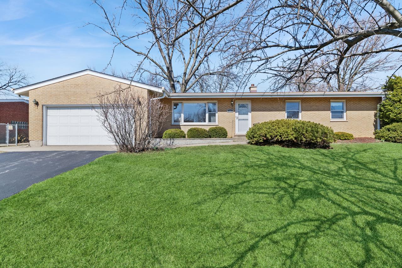 626 Burdette Ave., Glendale Heights, IL 60139