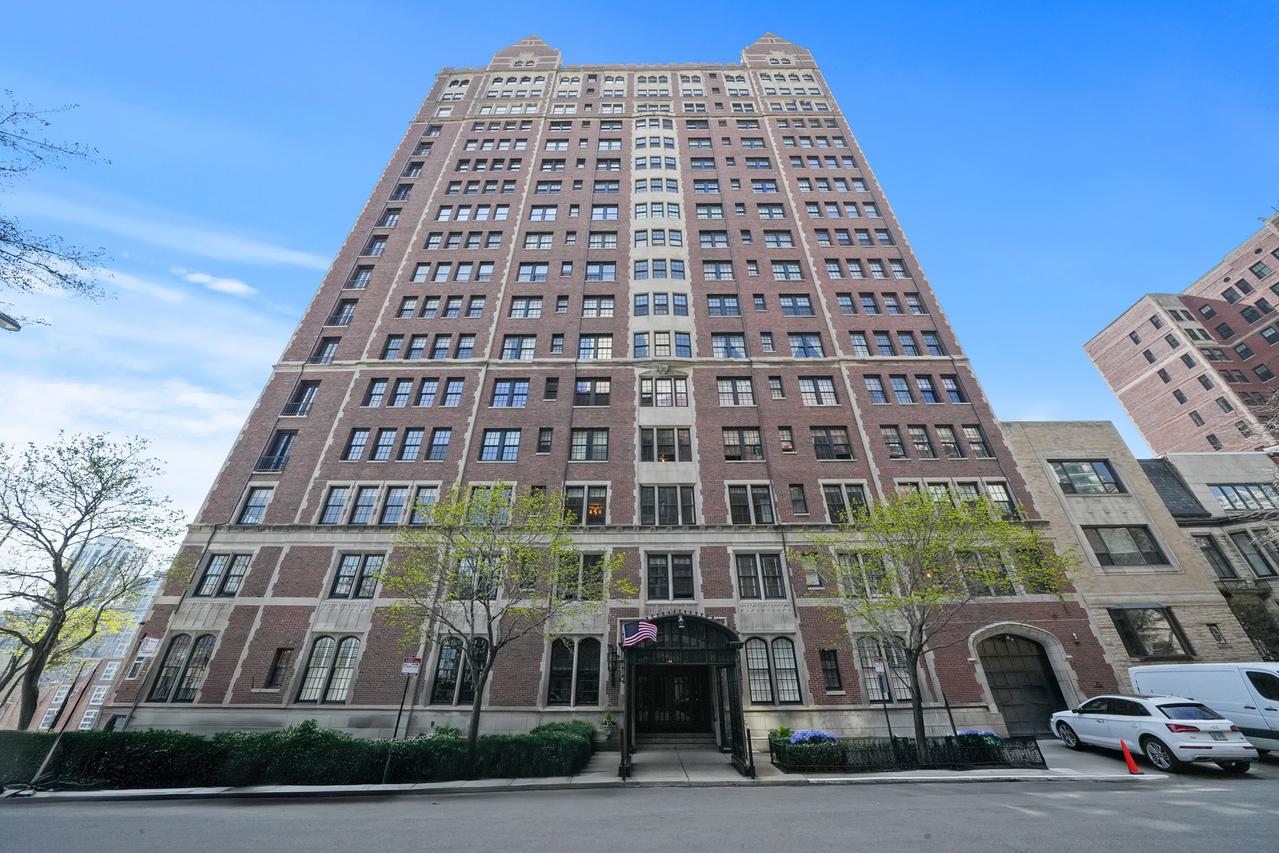1120 N Lake Shore Dr. #18CD, Chicago, IL 60611