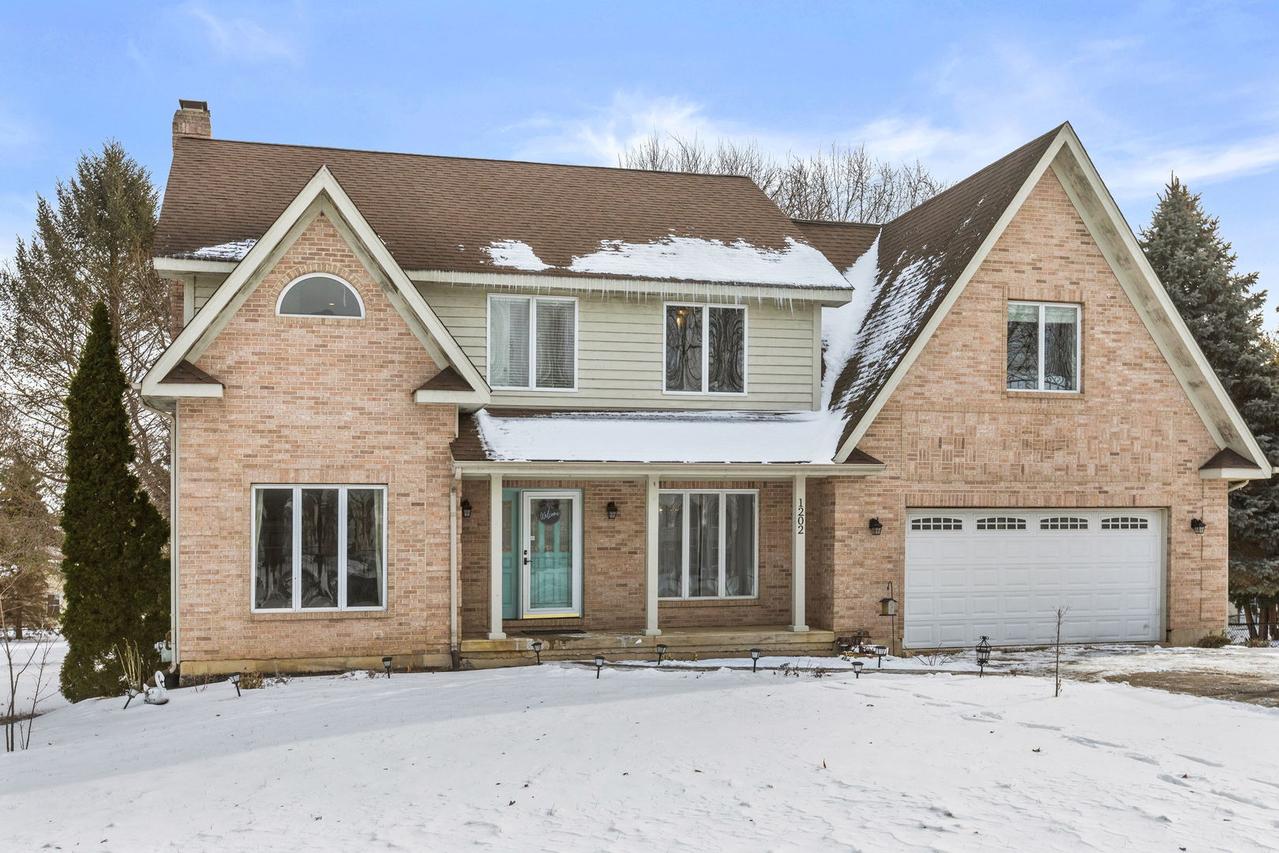 1202 Carey Dr., Mchenry, IL 60050
