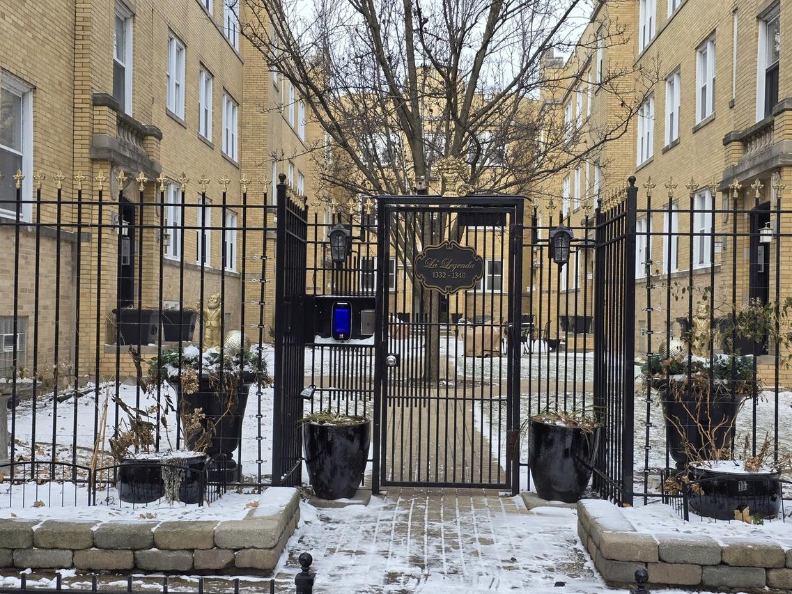 [Address Hidden by Seller], Chicago, IL 60626