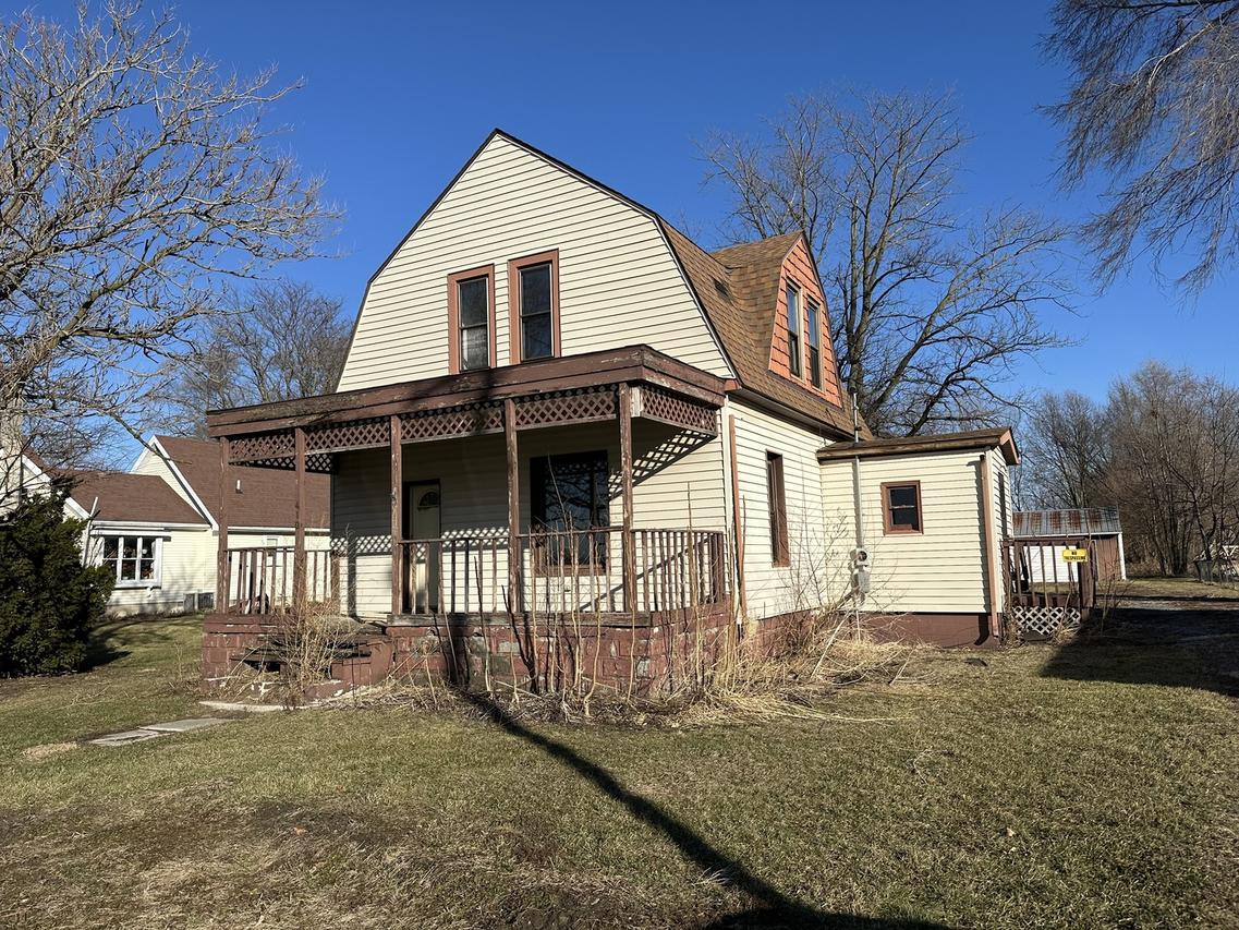 410 N Colfax St., Crescent City, IL 60928