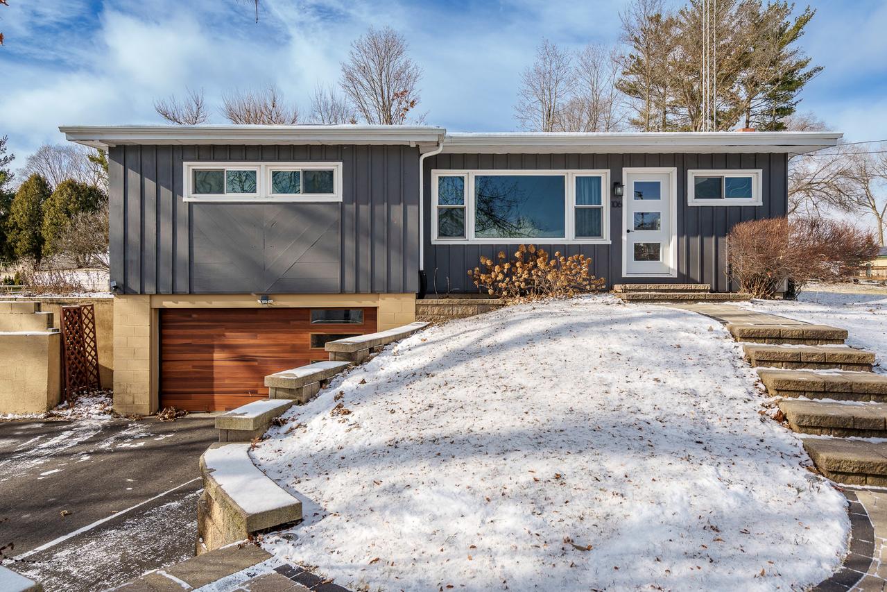 106 Mix St., Oregon, IL 61061