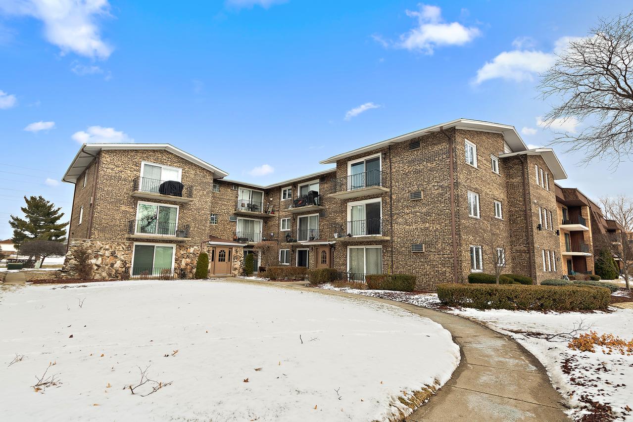 8932 W 140th St. #2A, Orland Park, IL 60462