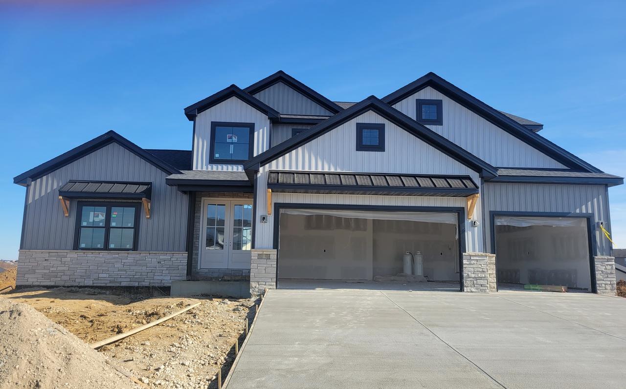 5305 Castlebar Ct., Bloomington, IL 61705