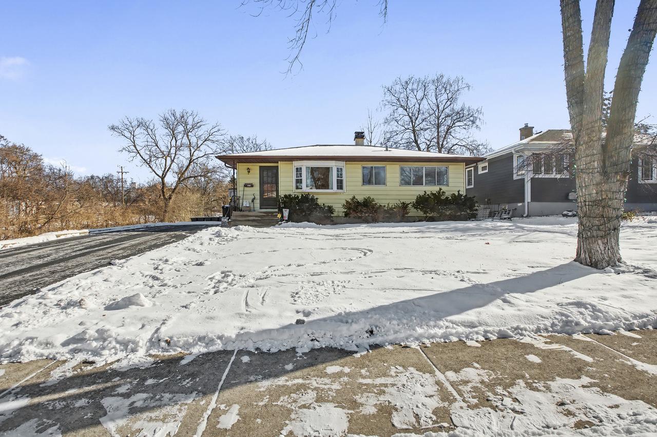 5611 Washington St., Downers Grove, IL 60516