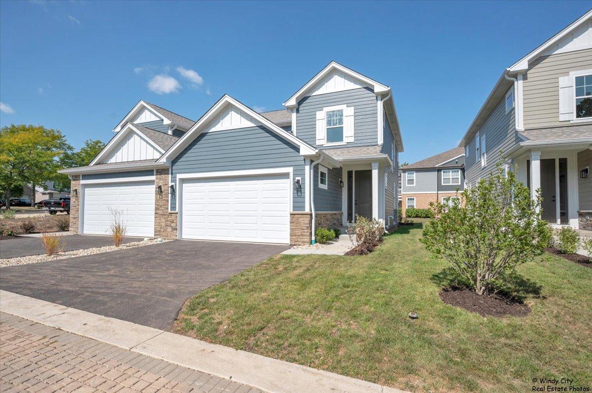 425 Haber Rd. #6, Cary, IL 60013