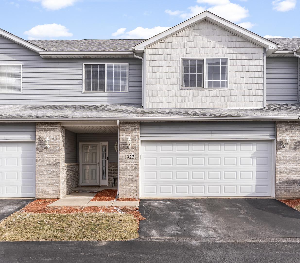 1923 Waters Edge Dr., Minooka, IL 60447