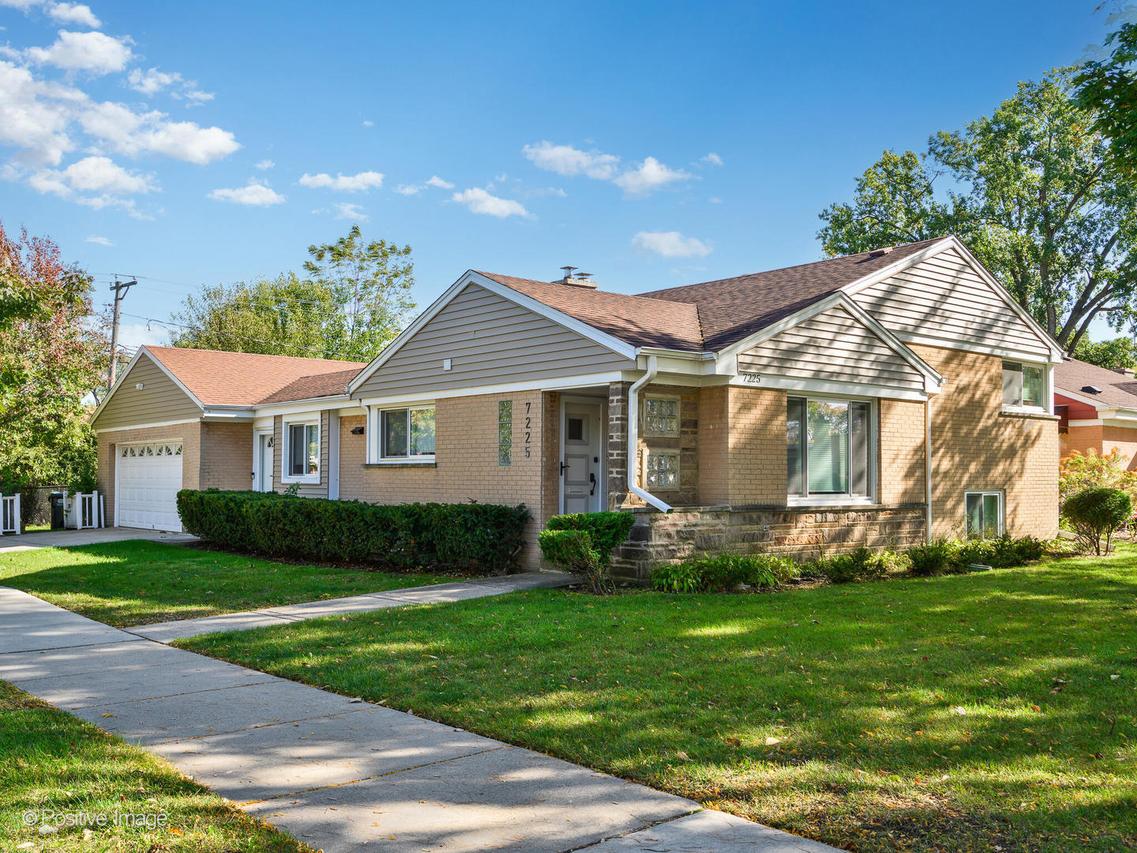 7225 N East Prairie Rd., Lincolnwood, IL 60712