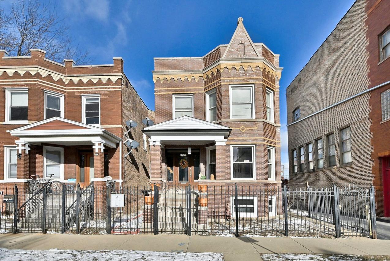 3754 W Belden Ave., Chicago, IL 60647