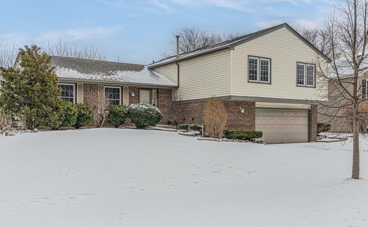 794 Stillwater Ct., Lake Zurich, IL 60047