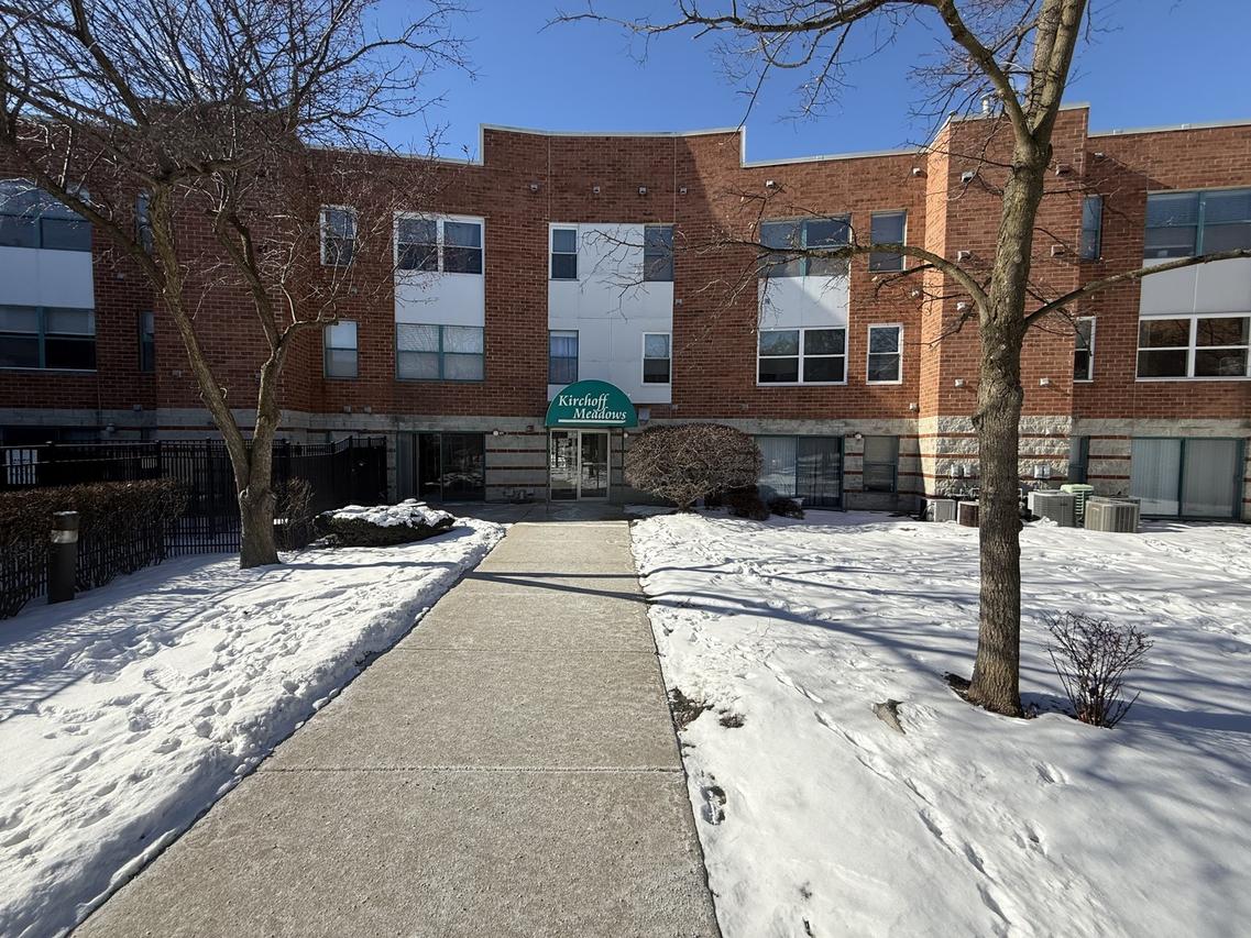 3265 Kirchoff Rd. #116, Rolling Meadows, IL 60008