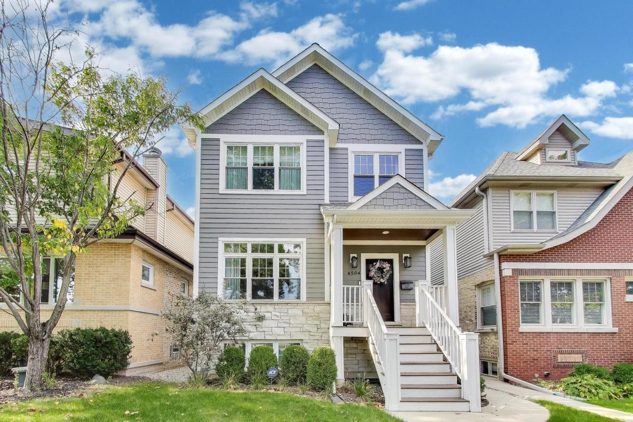 6504 N Oxford Ave., Chicago, IL 60631
