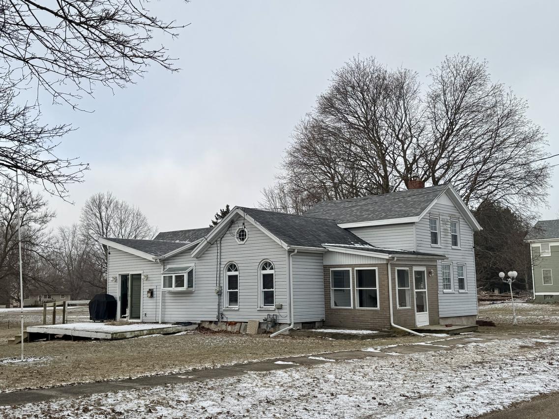 108 W Washington St., Dover, IL 61323