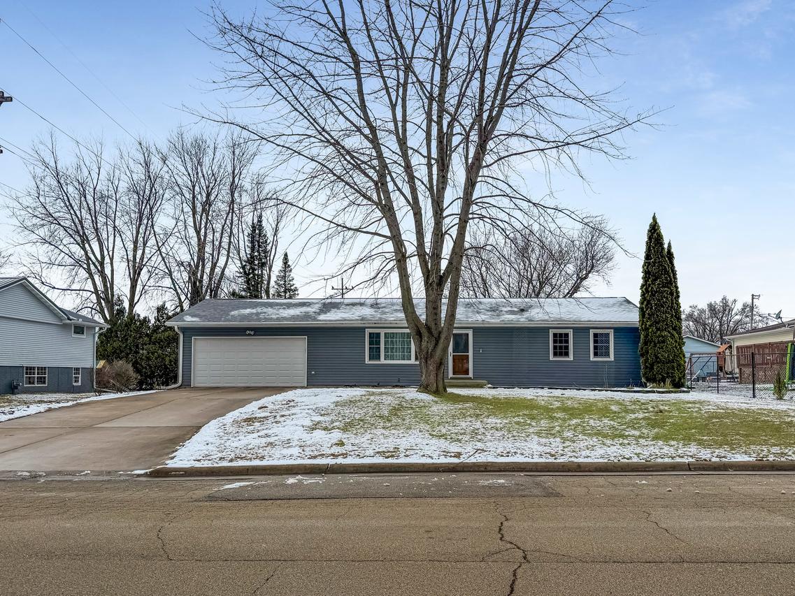 711 Virginia Ave., Lena, IL 61048