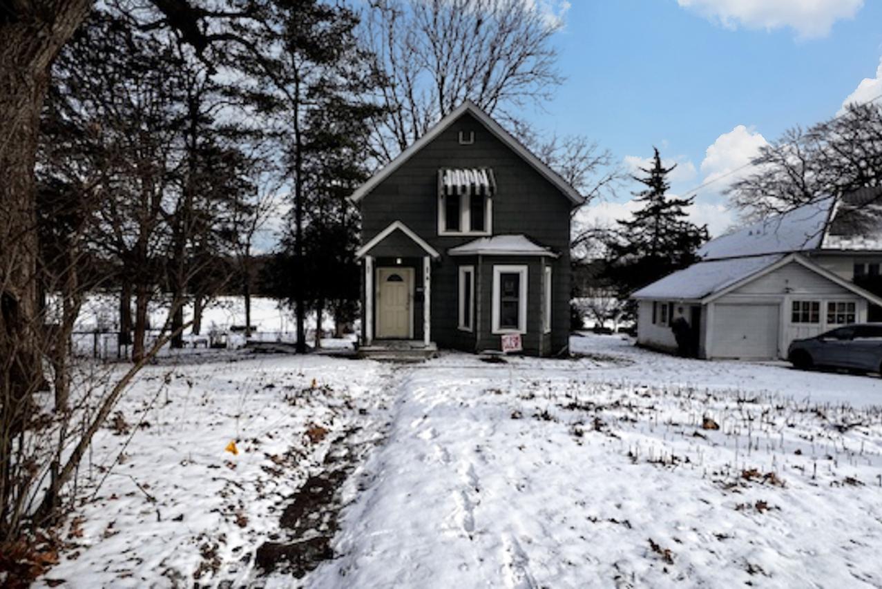 551 N 1st St., Geneva, IL 60134