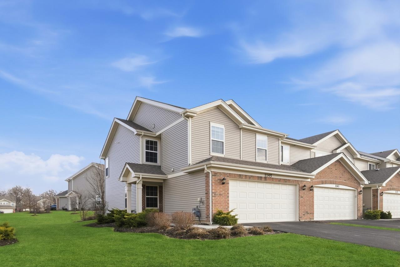 1145 Amber Dr., Cary, IL 60013