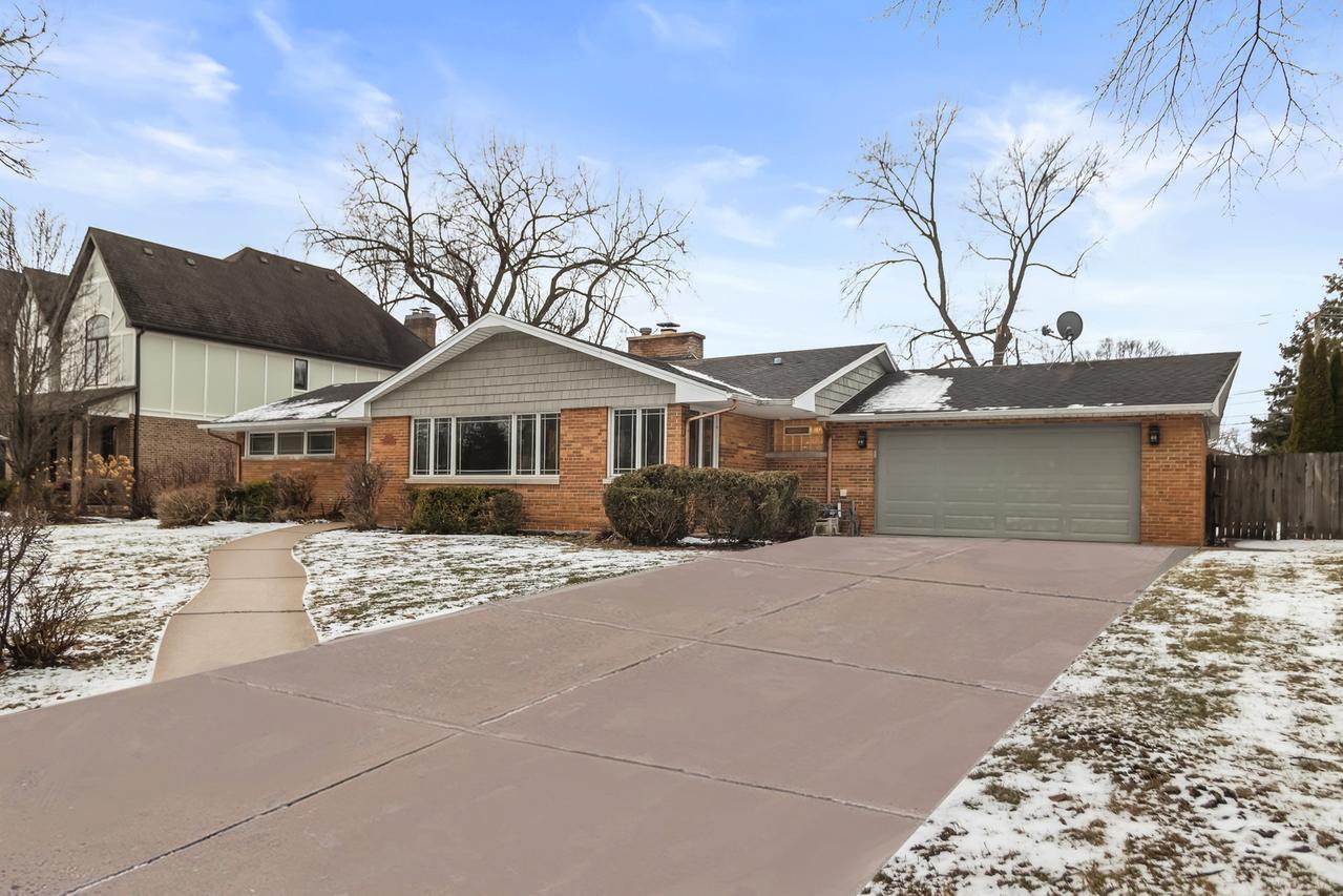 730 S 10th Ave., La Grange, IL 60525