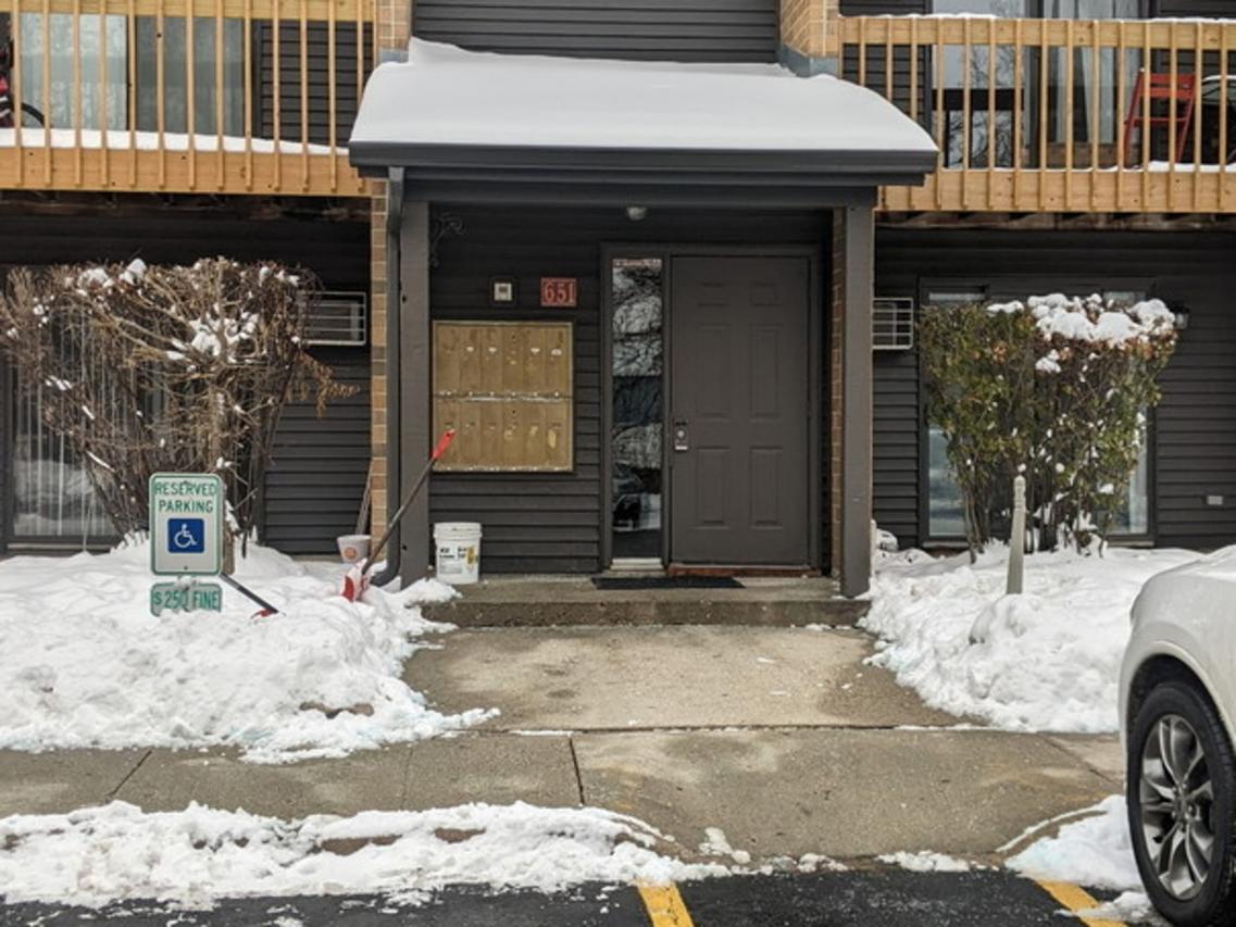 651 Virginia Rd. #126, Crystal Lake, IL 60014