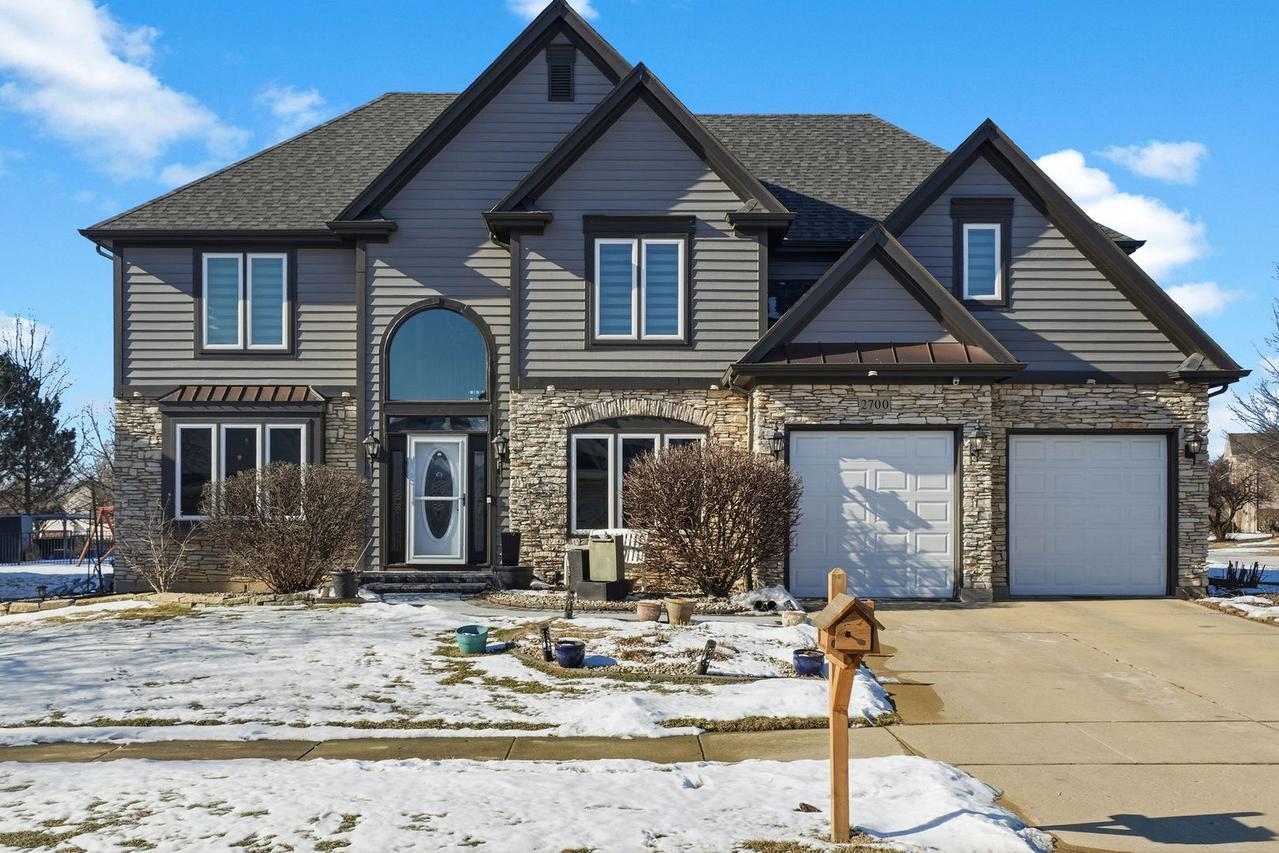 2700 Harlstone Dr., Aurora, IL 60502