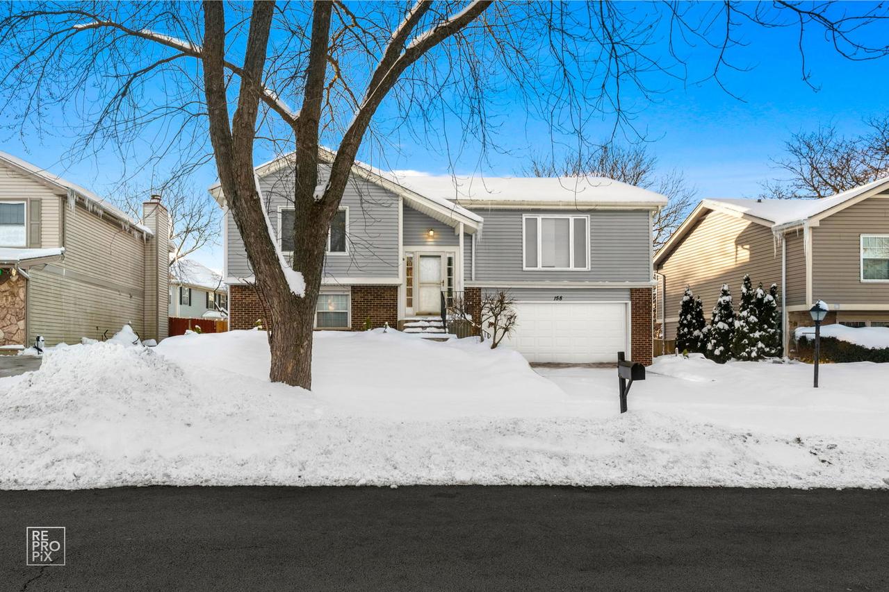 158 Hastings Mill Rd., Streamwood, IL 60107