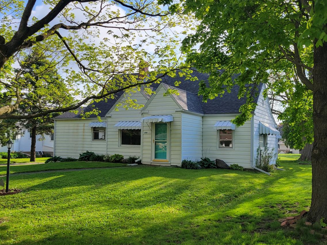208 N Maple St., Toluca, IL 61369