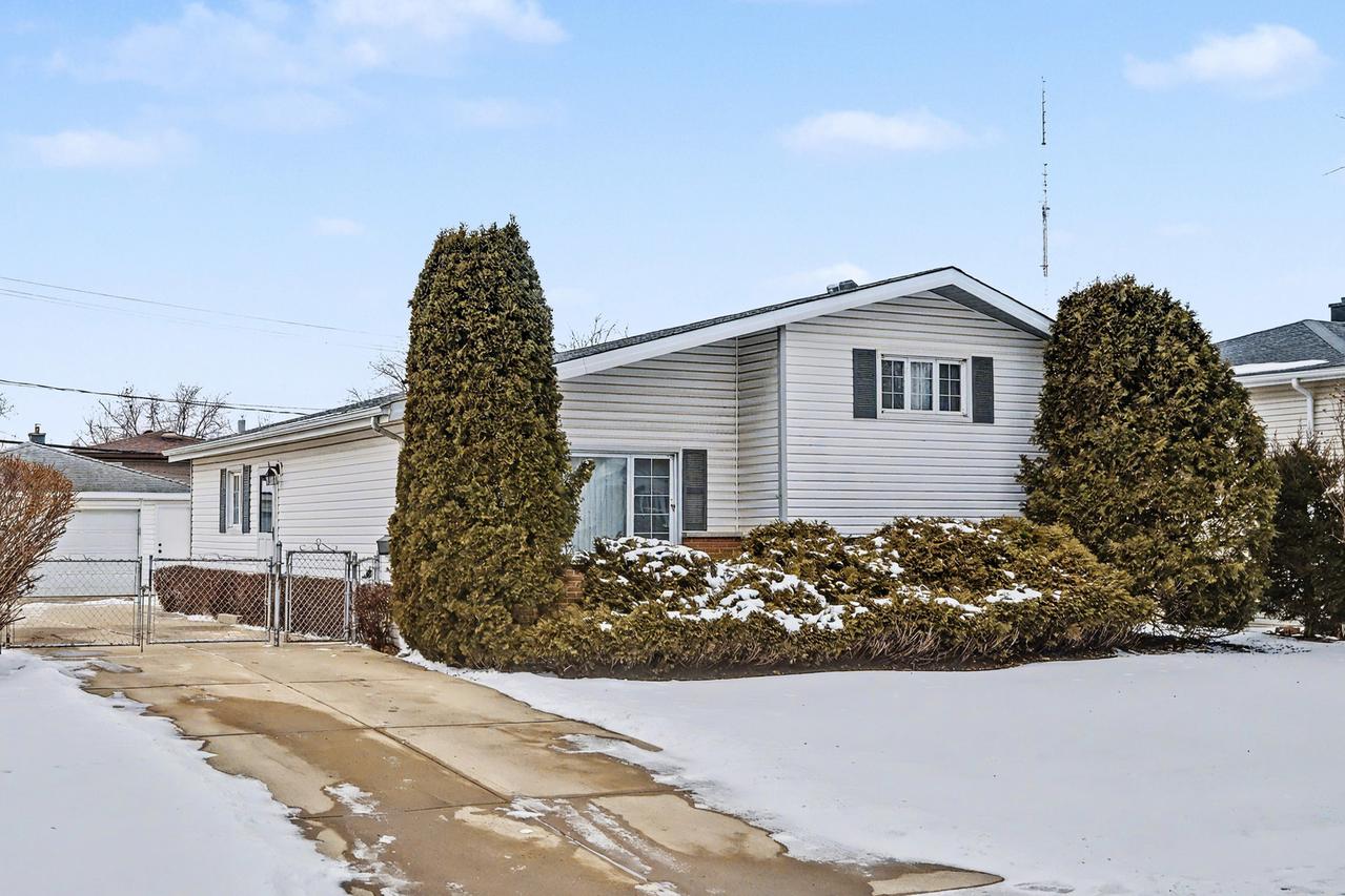 118 S Evergreen Ave., Addison, IL 60101