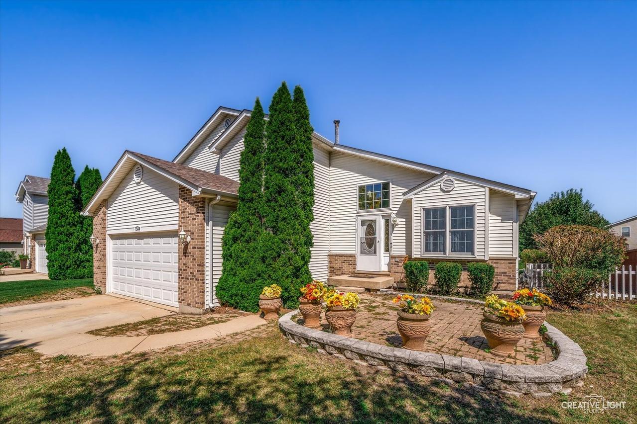 1504 Lasser Dr., Plainfield, IL 60586