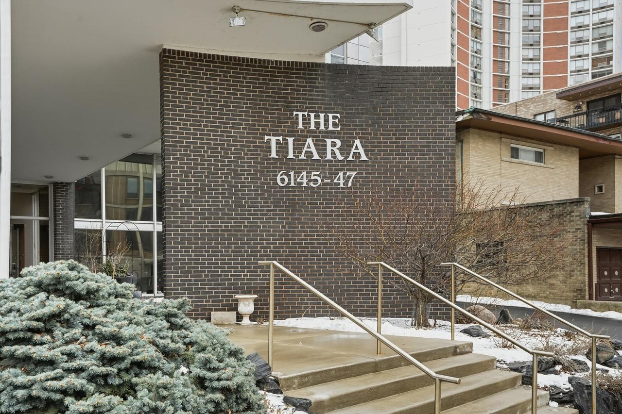 6147 N Sheridan Rd. #18B, Chicago, IL 60660
