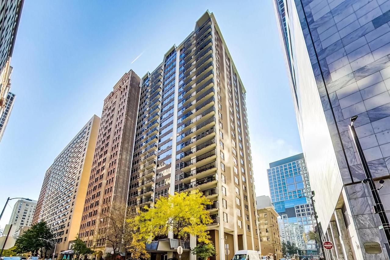 201 E Chestnut St. #19F, Chicago, IL 60611