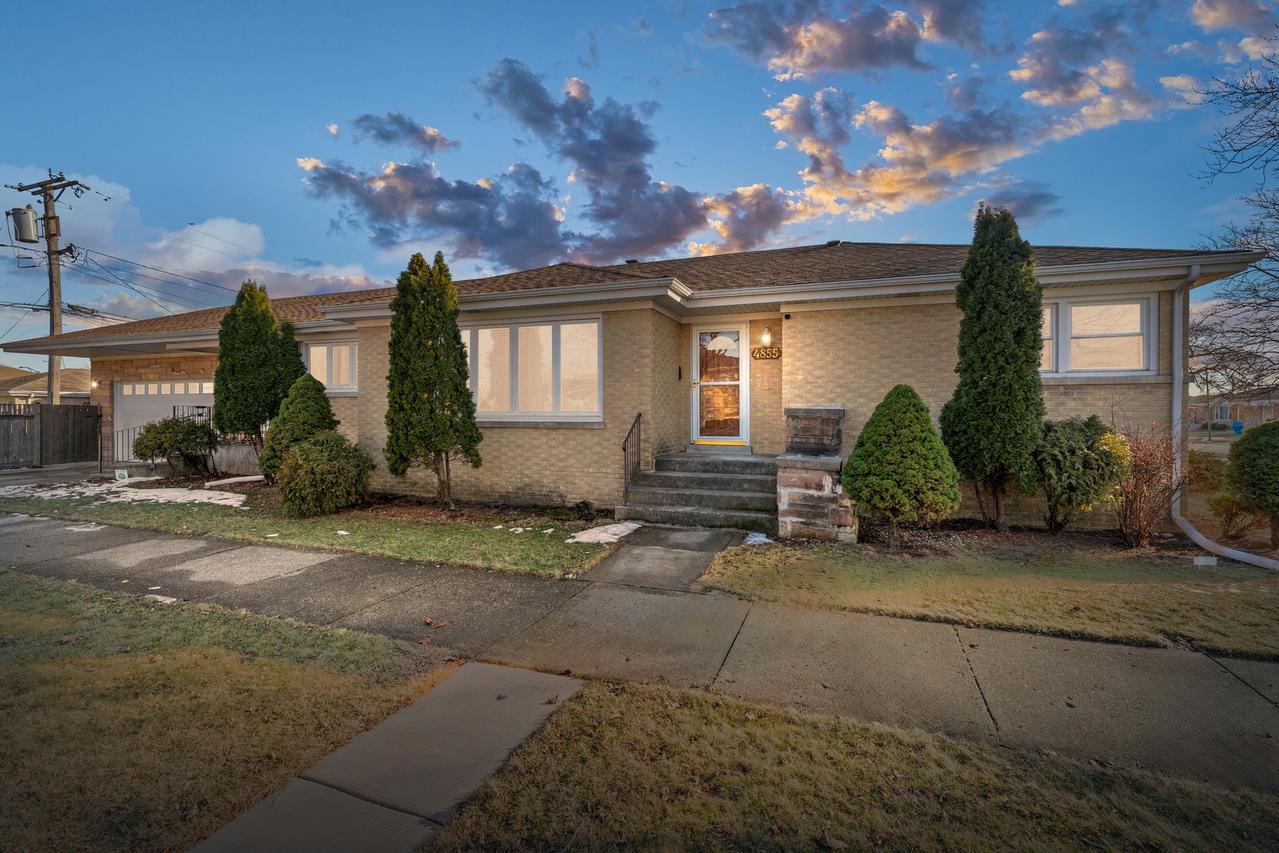 4855 N Sayre Ave., Chicago, IL 60656
