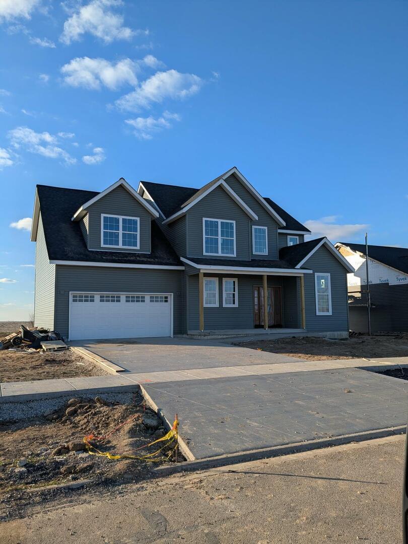 675 S Regulators St., Creston, IL 60113