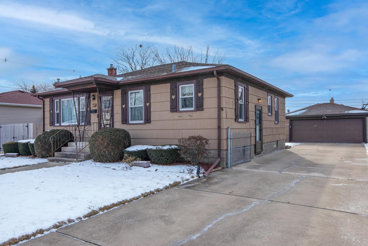 827 E 160th Pl., South Holland, IL 60473