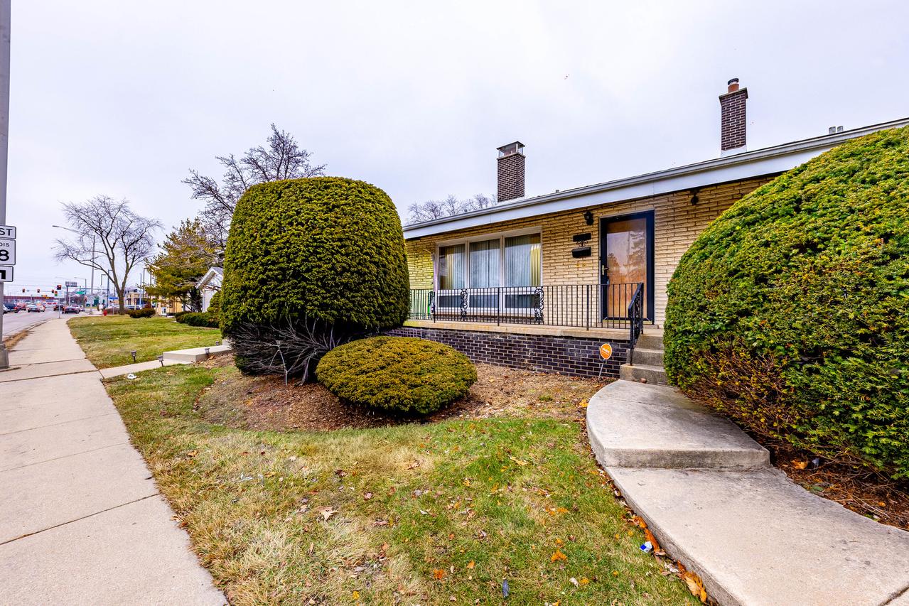 1245 S Mannheim Rd., Westchester, IL 60154