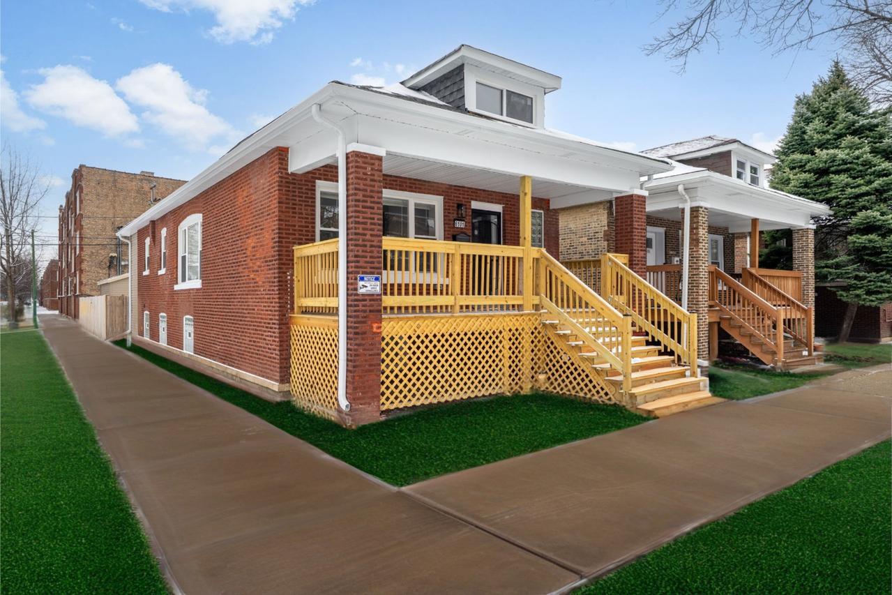 6101 S Maplewood Ave., Chicago, IL 60629