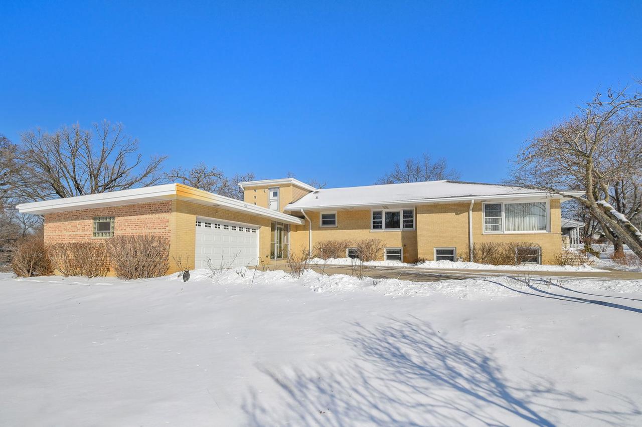 [Address Hidden by Seller], West Chicago, IL 60185