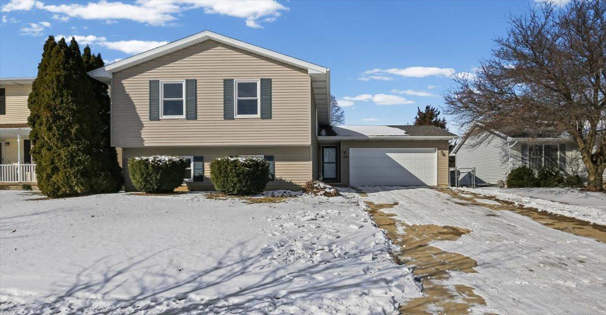 2823 Rutherford Dr., Bloomington, IL 61705