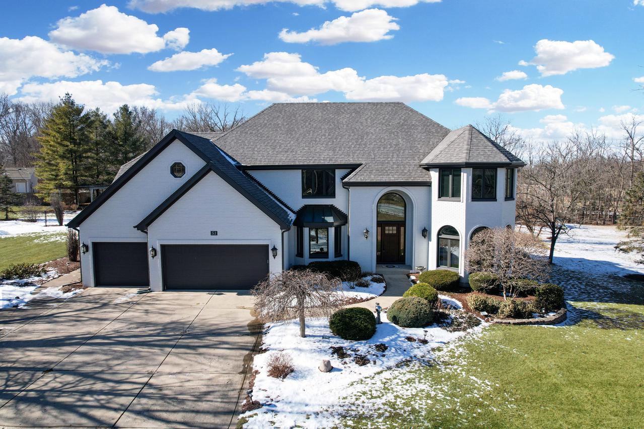 51 Crestview Dr., Oswego, IL 60543