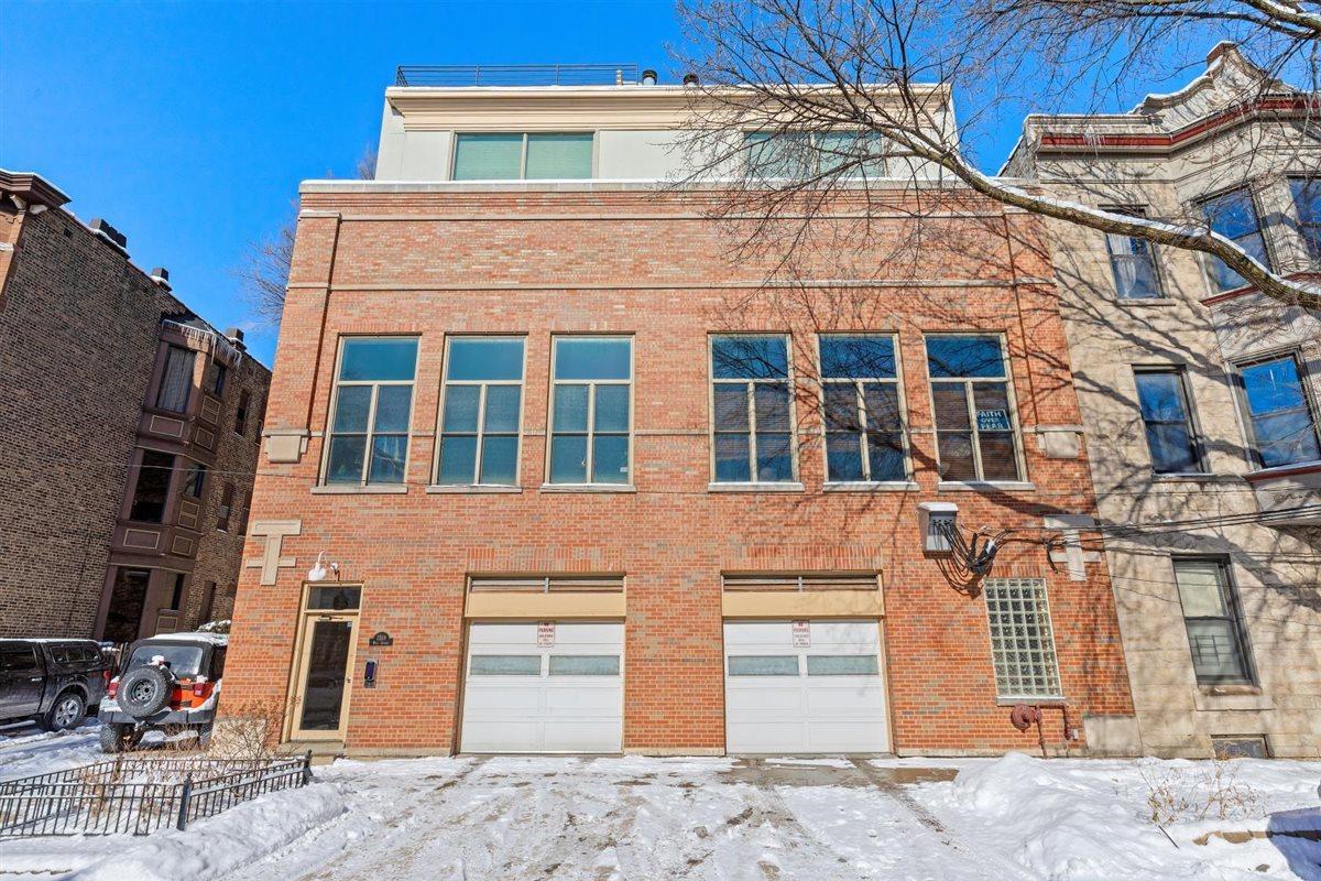 [Address Hidden by Seller], Chicago, IL 60657