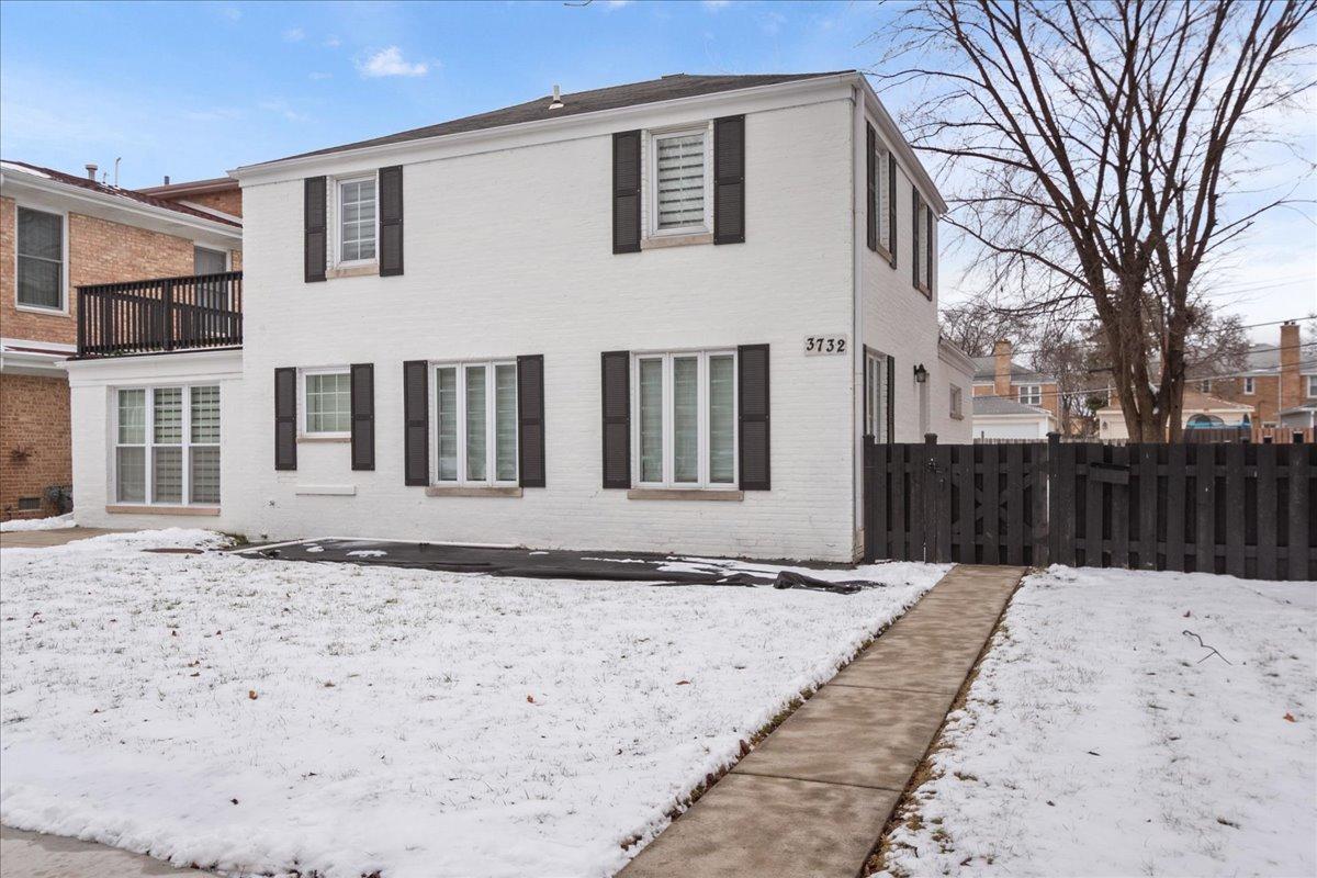 3732 W Columbia Ave., Lincolnwood, IL 60712