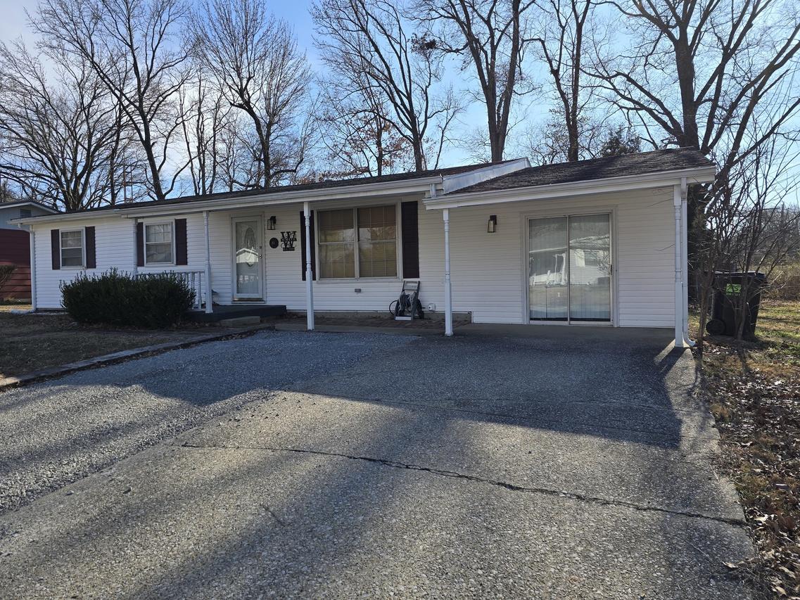 81 Dallas Dr., Harrisburg, IL 62946