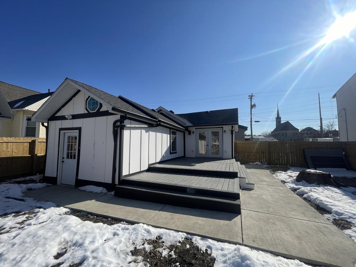 607 W Olive St., Bloomington, IL 61701